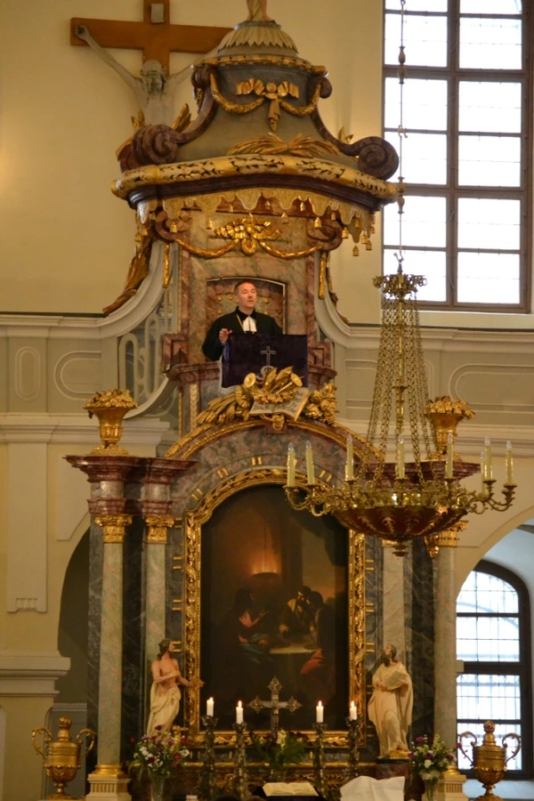 Der Generalbischof in der Großen evangelischen Kirche in Bratislava 
